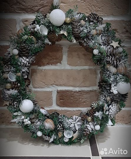 Новогодний венок ручной работы