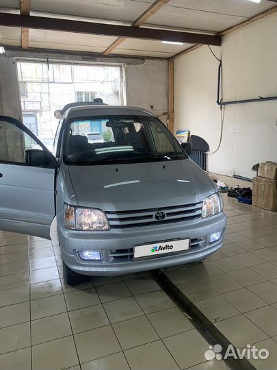 Toyota Town Ace Noah 2.0 AT, 1998, 369 000 км