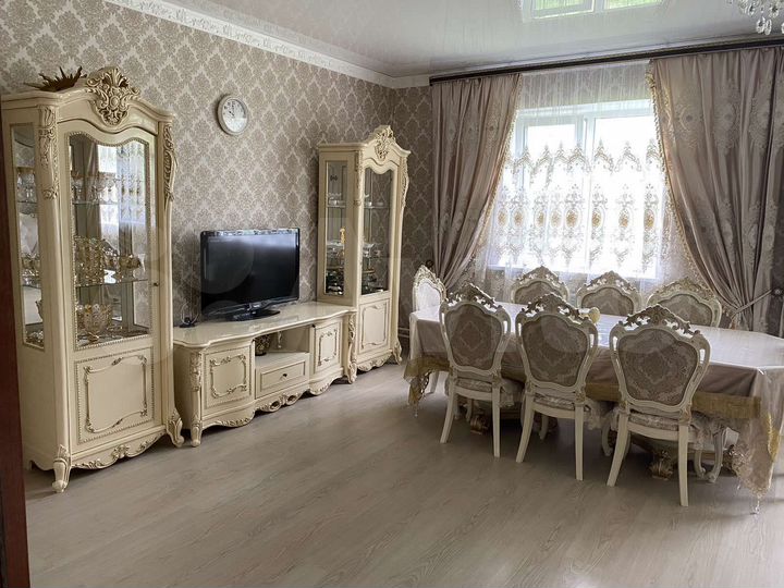 Дом 230 м² на участке 9,8 сот.