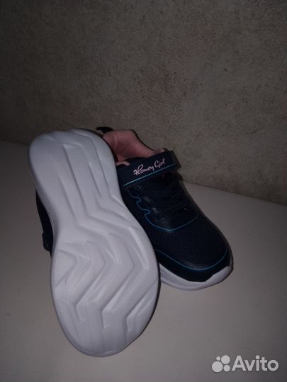 Кроссовки для девочки