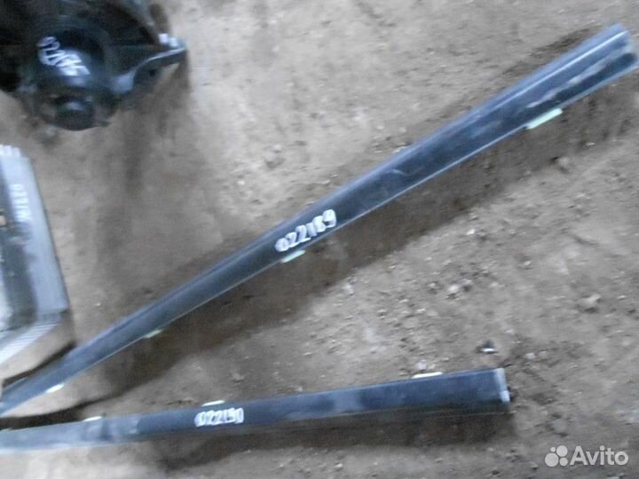 Уплотнитель стекла заднего левого (внешний) Kia Sp