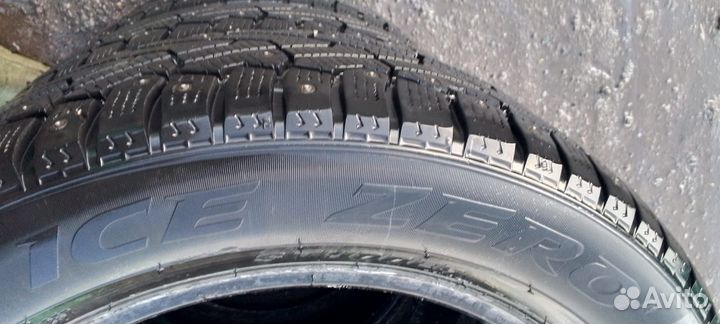 Pirelli Ice Zero 215/60 R17