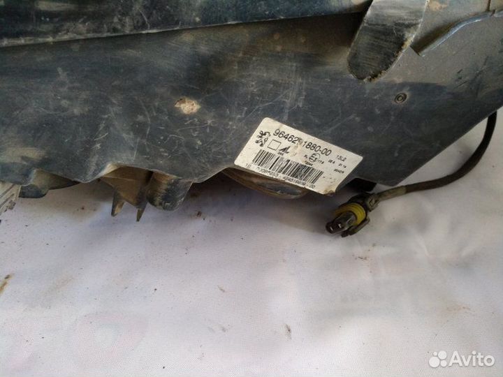 Фара левая Peugeot 307 хэчбек 2001-2005