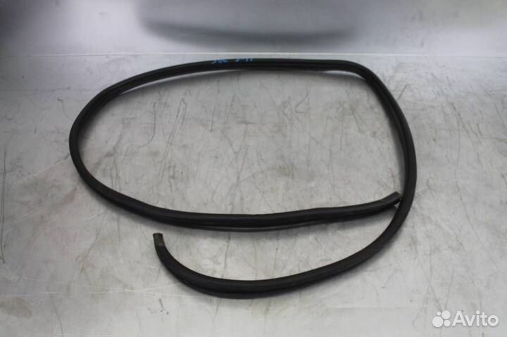 Уплотнитель кузова задней правой двери Hyundai-KI