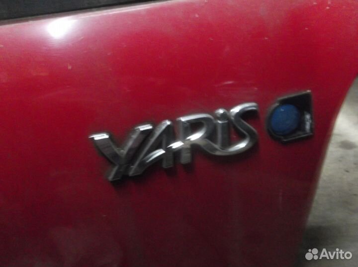 Крышка багажника Toyota Yaris 1999-2006