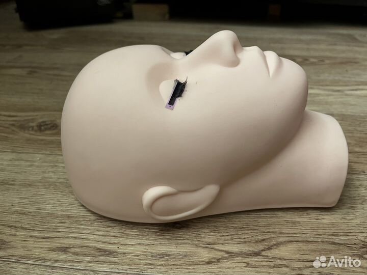 Маникен для наращивания ресниц