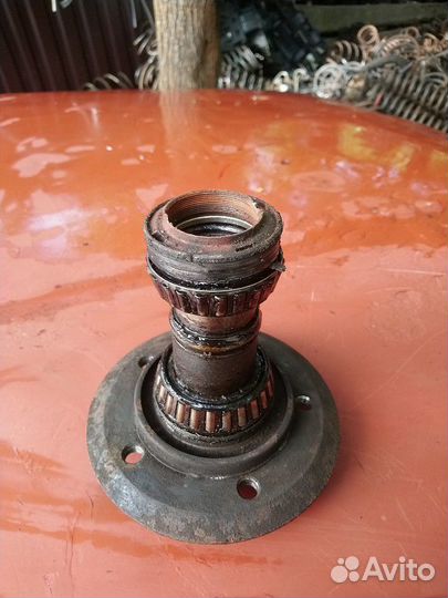 Задняя ступица на Мерседес W123.W126