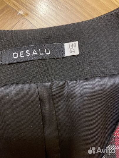 Продам жилетку на рост 140. Состояние идеальное