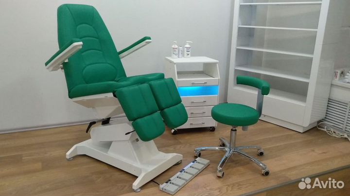 Педикюрное кресло с 3 моторами