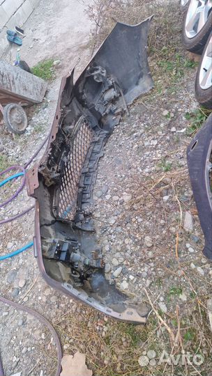 Передний бампер мазда 3 бк седан 2006 год