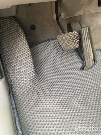 Коврики eva в машину с бортами и без 3d