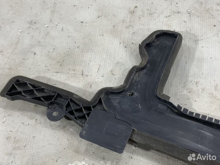 Дефлектор радиатора левый Nissan Qashqai J11