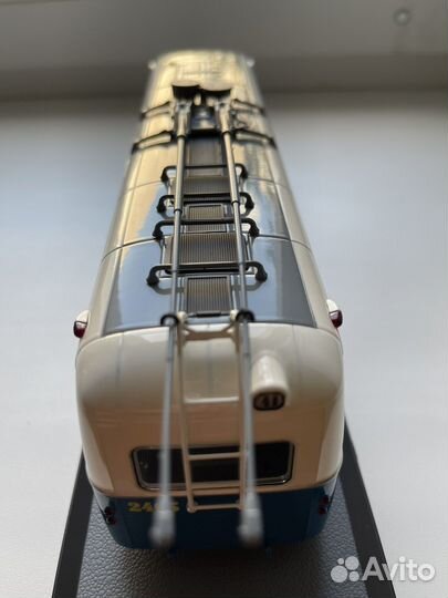 Модель троллейбуса зиу-5 classic BUS 1:43