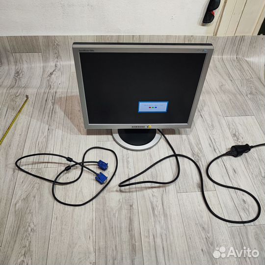 Монитор 19 дюймов