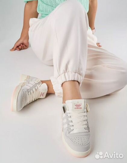 Новые Кроссовки женские Adidas, 36