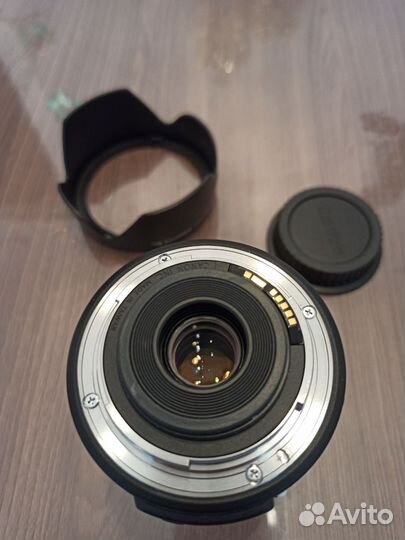 Объектив Canon EF-S 18-135mm f3.5-5.6 IS STM