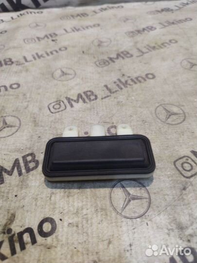 Кнопка открывания багажника Mercedes E-Class W212