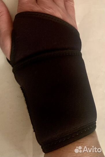 Бандаж на запястье