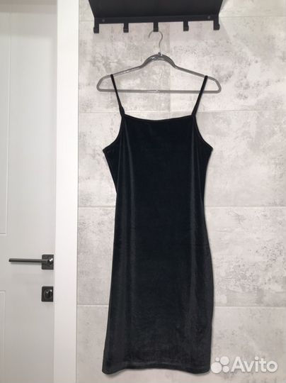 Черное платье мини
