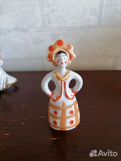 Статуэтка фарфор