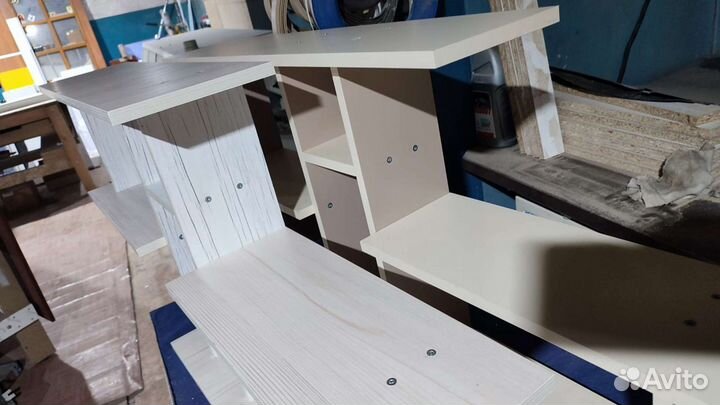 Полка настенная офисная ученическая