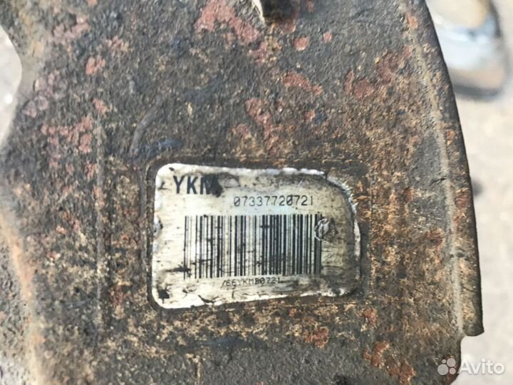 Пыльник тормозного диска передний правый Tahoe