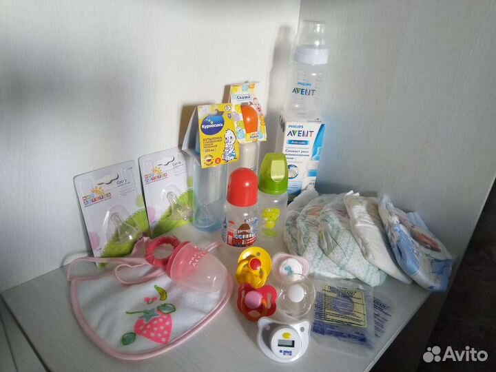 Бутылочки и другие принадлежности для малыша
