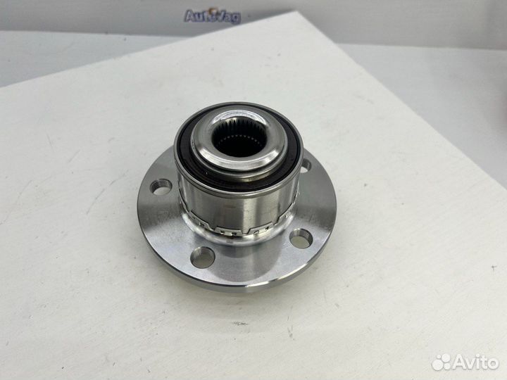 Подшипник ступицы перед Volksawgen Polo