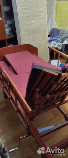 Кровать для лежачих больных с туалетом