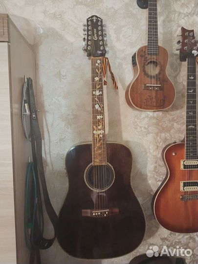 Акустическая гитара
