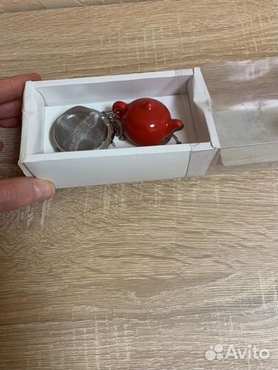 Заварное ситечко с брелком в коробочке новое