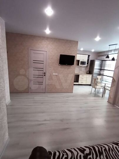 2-к. квартира, 40 м², 1/19 эт.