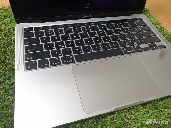 Гравировка клавиатур ноутбуков macbook