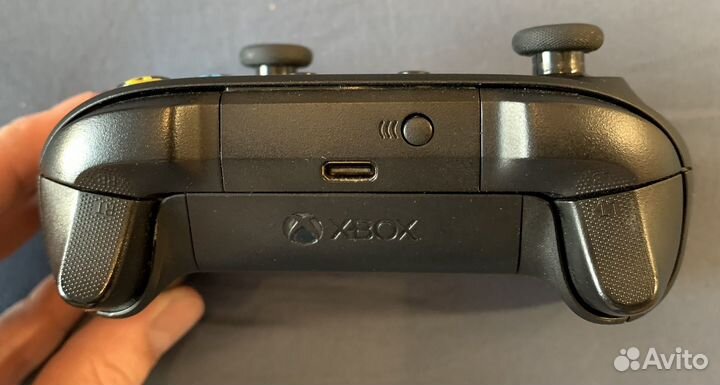 Джойстик Xbox One чёрный (QAT-00002)