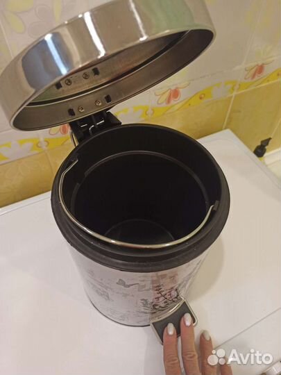 Урна для мусора красивая