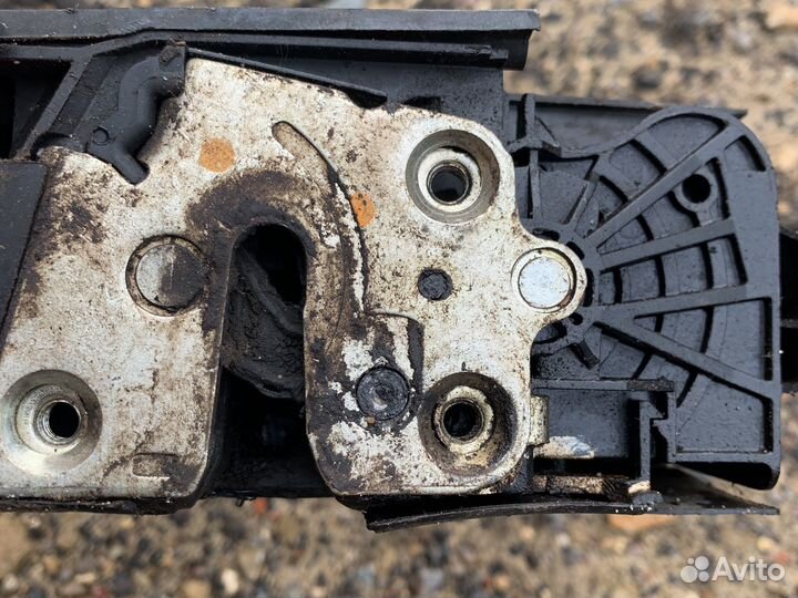 Замок правой передний двери LADA vesta