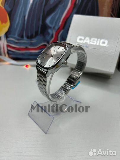 Часы Casio серебристые (квадратные) Новые