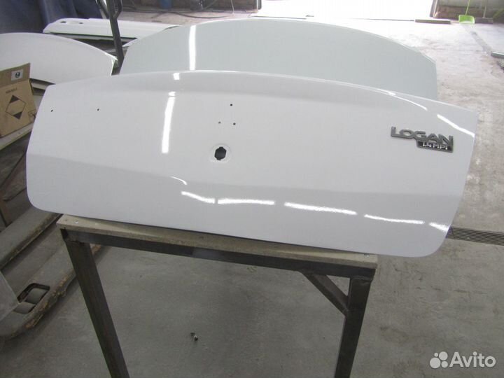 Крышка багажника Рено Логан Renault logan белый