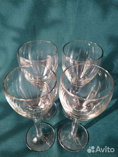 Фужеры на ножке, бокалы