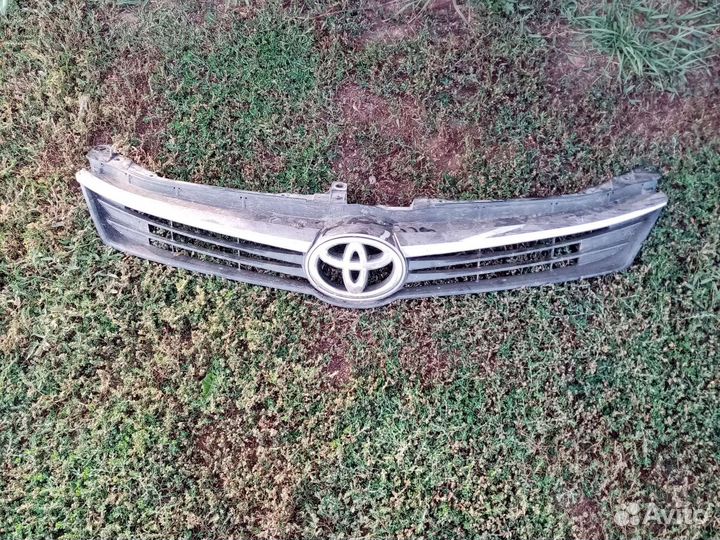 Решетка радиатора камри