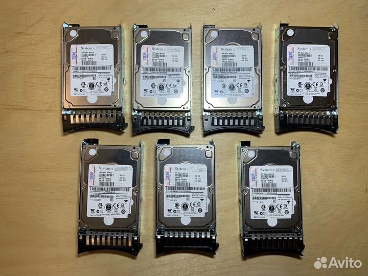 Серверный жесткий диск IBM 300Gb 10k 6Gb/s SAS 2.5