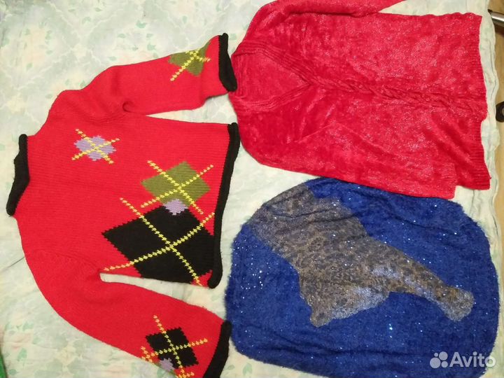 Кофточки зимние в хорошем состоянии,чулки
