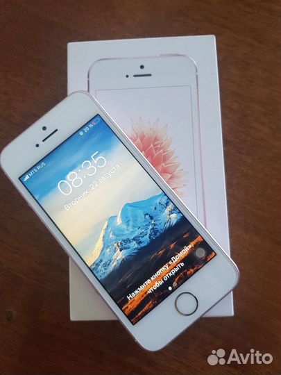 Телефон iPhone SE 2016