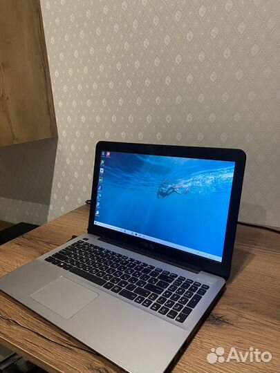 Ноутбук asus X555DG
