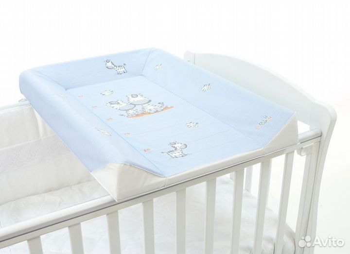 Пеленальный матрасик на кроватку