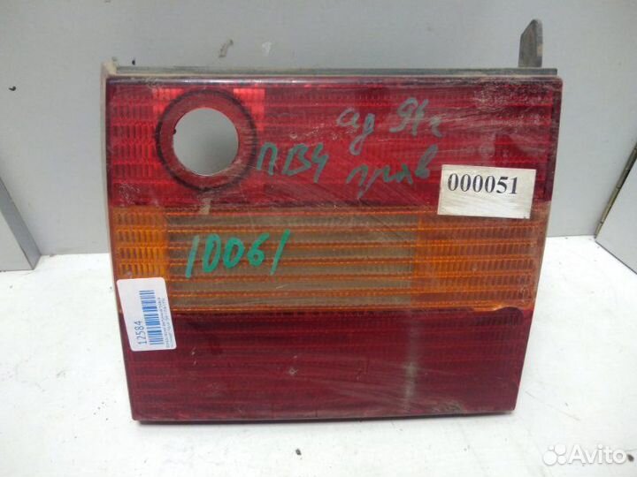 Фонарь задний внутренний правый Volkswagen Passat