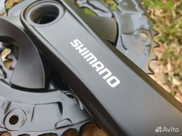 Шатуны Shimano 9 скоростей квадрат 44/32/22Т 175мм