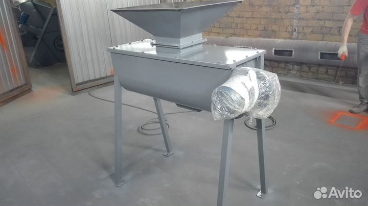 Смеситель кормов горизонтальный