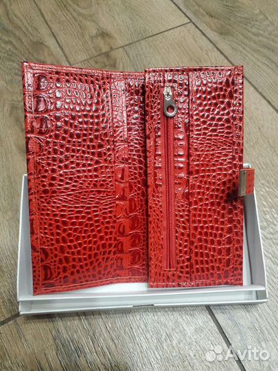 Кошелек женский натуральная кожа красный новый