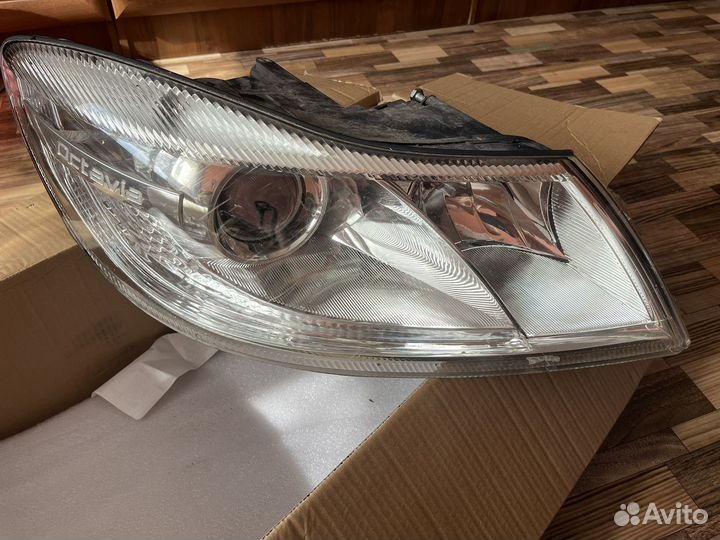 Фара передняя правая на skoda octavia a5